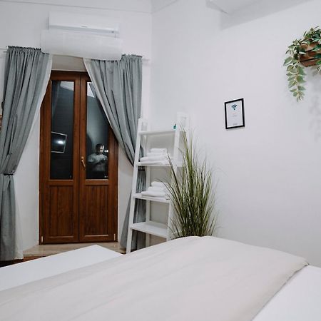 Bed and breakfast Bonne Nuit Terracine Extérieur photo